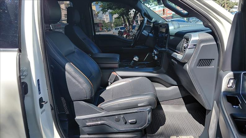  F-150  5.0 V8 CD Lariat FX4 6