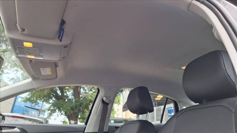  VIRTUS  1.0 200 TSI Comfortline 5