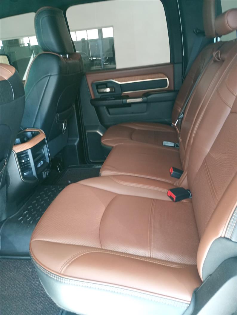  3500  6.7 I6 Turbo Limited Longhorn CD 4X4 6