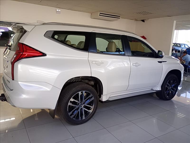  PAJERO SPORT  2.4 16V Mivec Turbo Legend AWD 3