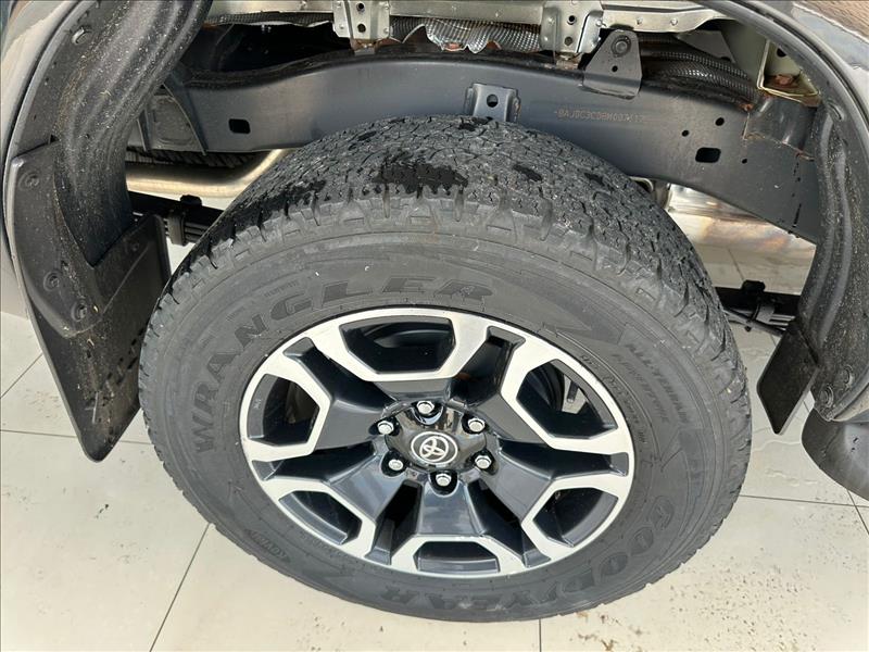  HILUX  2.7 VVT-I CD SRV 4X4 13