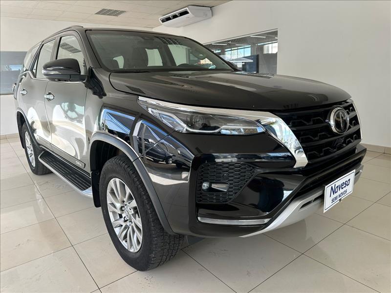  HILUX SW4  2.8 D-4d Turbo SRX 7L 4X4 