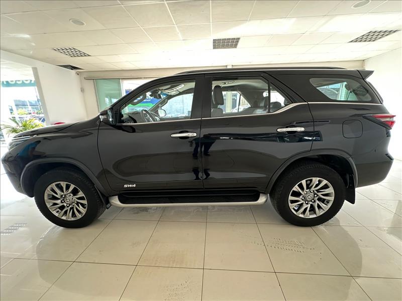  HILUX SW4  2.8 D-4d Turbo SRX 7L 4X4 3