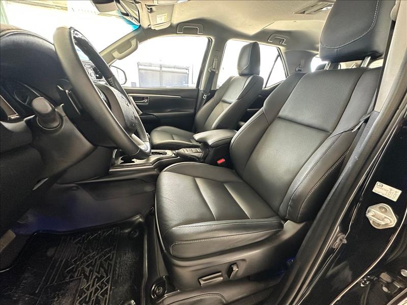  HILUX SW4  2.8 D-4d Turbo SRX 7L 4X4 11