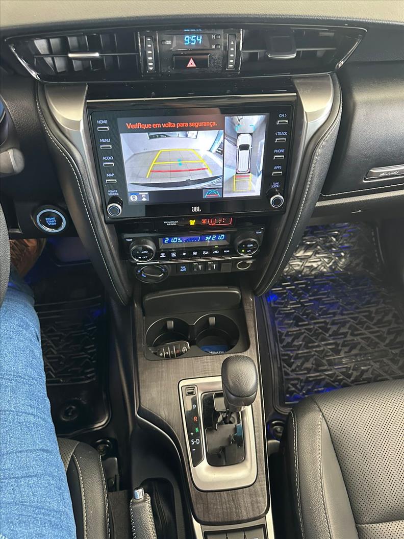  HILUX SW4  2.8 D-4d Turbo SRX 7L 4X4 12