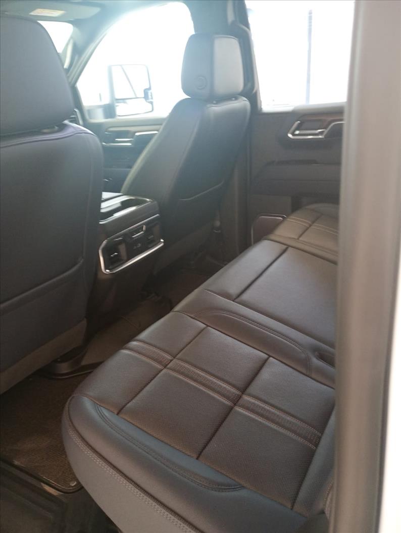  SILVERADO  5.3 V8 1500 High Country 4X4 6