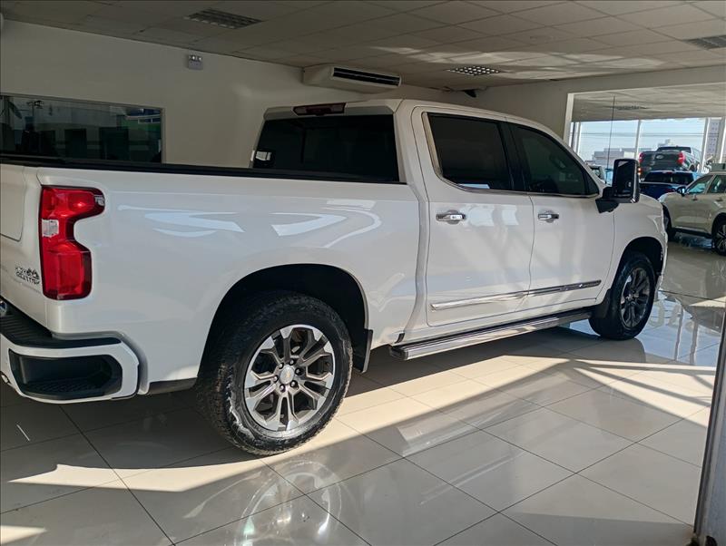  SILVERADO  5.3 V8 1500 High Country 4X4 7