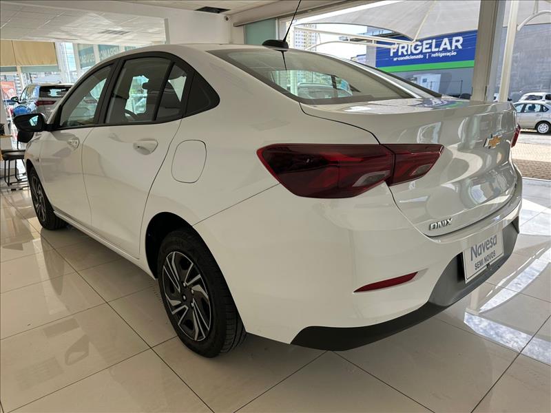  ONIX  1.0 Turbo Plus LT 4