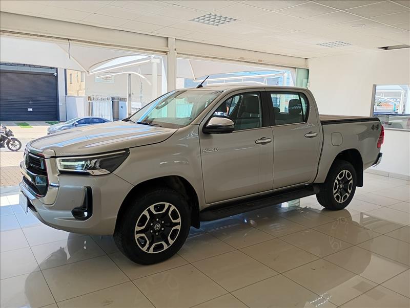  HILUX  2.8 D-4d Turbo CD SRX 4X4 1