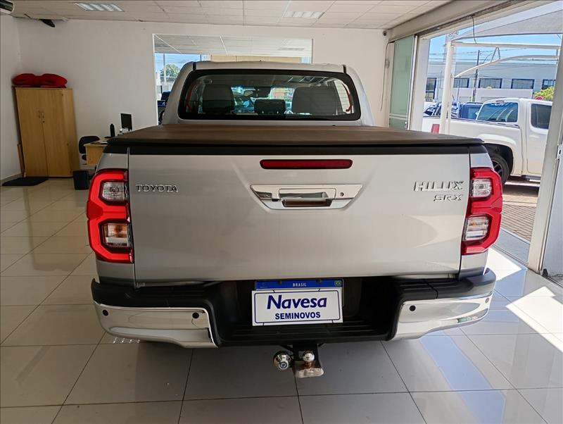  HILUX  2.8 D-4d Turbo CD SRX 4X4 4