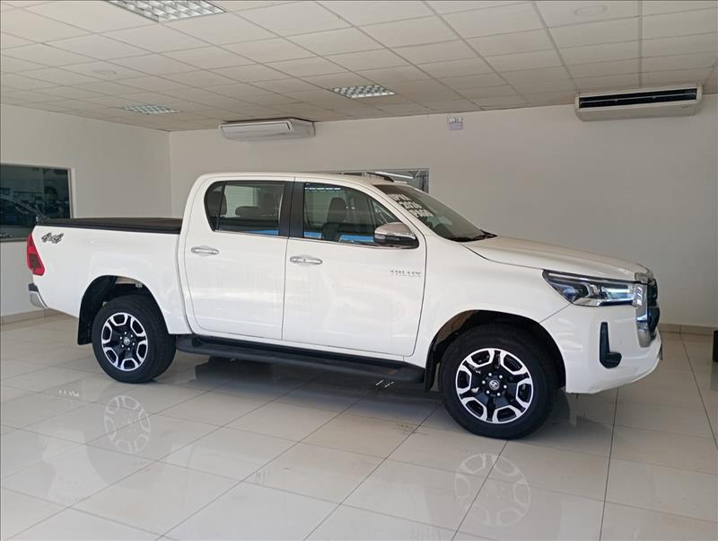  HILUX  2.8 D-4d Turbo CD SRX Limited 4X4 1