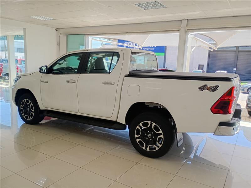  HILUX  2.8 D-4d Turbo CD SRX Limited 4X4 3