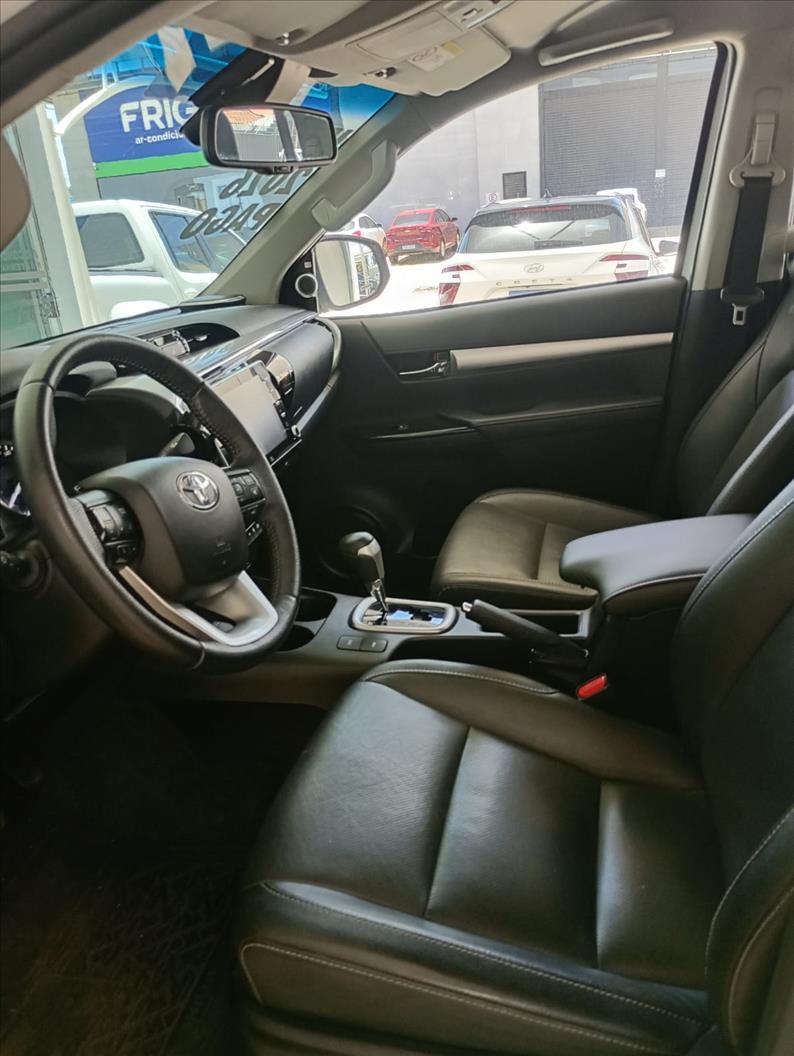  HILUX  2.8 D-4d Turbo CD SRX Limited 4X4 6
