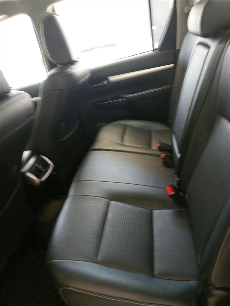  HILUX  2.8 D-4d Turbo CD SRX Limited 4X4 9