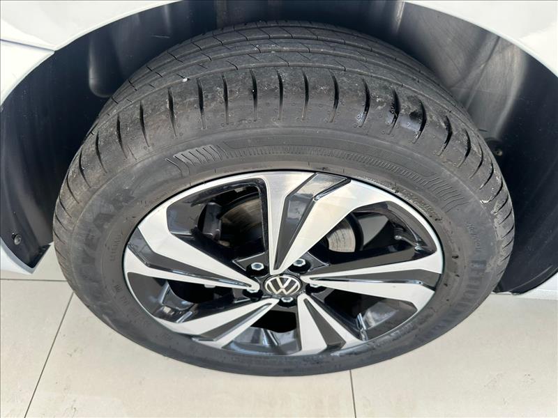  VIRTUS  1.0 200 TSI Comfortline 13