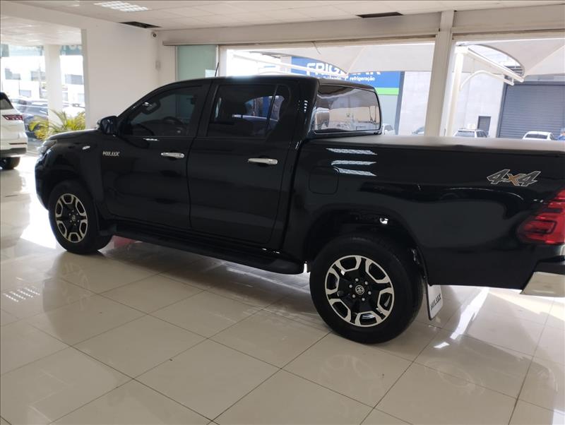  HILUX  2.8 D-4d Turbo CD SRV 4X4 4