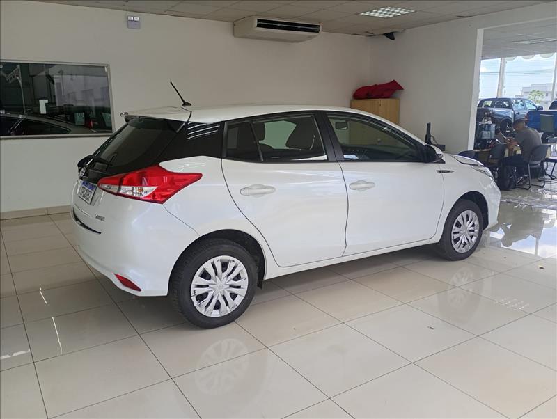  YARIS  1.5 16V XL 3