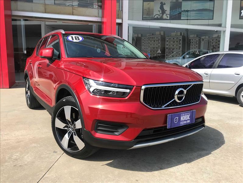 VOLVO XC40 2.0 T5 Momentum AWD Geartronic
