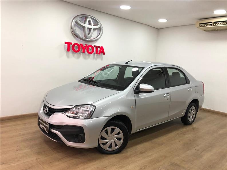 TOYOTA ETIOS 1.5 X Sedan 16V
