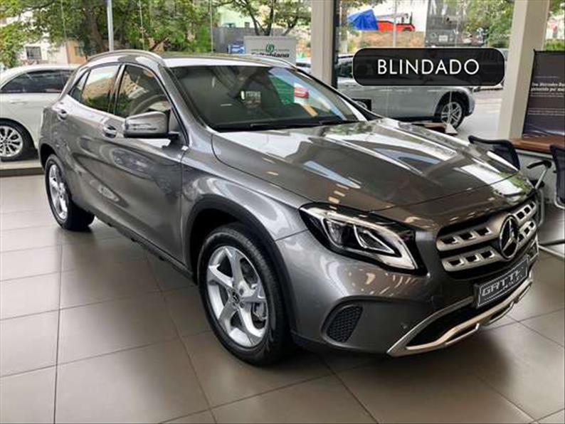 MERCEDES-BENZ GLA 200 1.6 CGI Advance 7g-dct