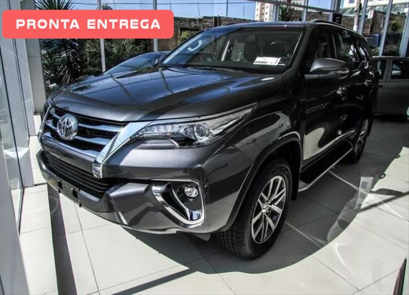 TOYOTA HILUX SW4 2.8 SRX 4X4 7 Lugares 16V Turbo Intercooler