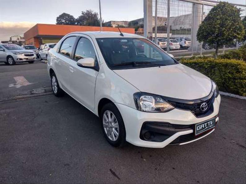 TOYOTA ETIOS 1.5 X Sedan 16V