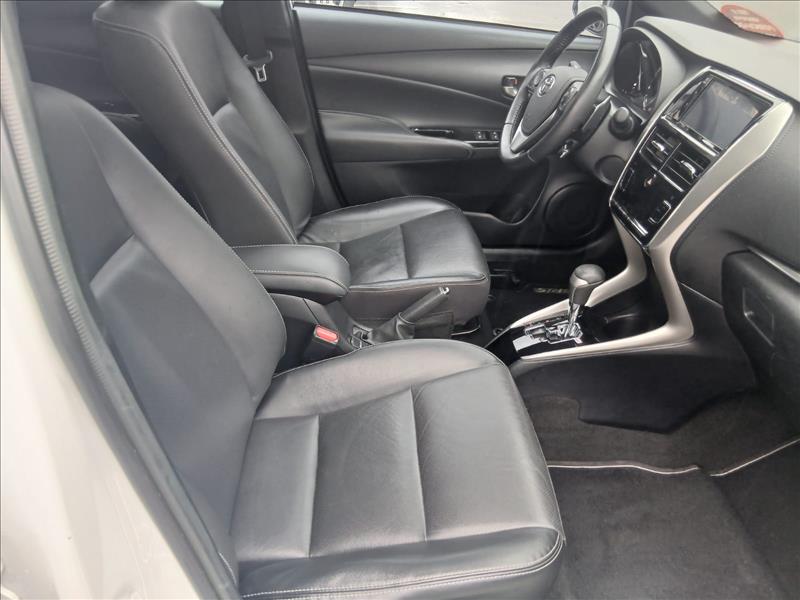  YARIS  1.5 16V XLS Connect 9