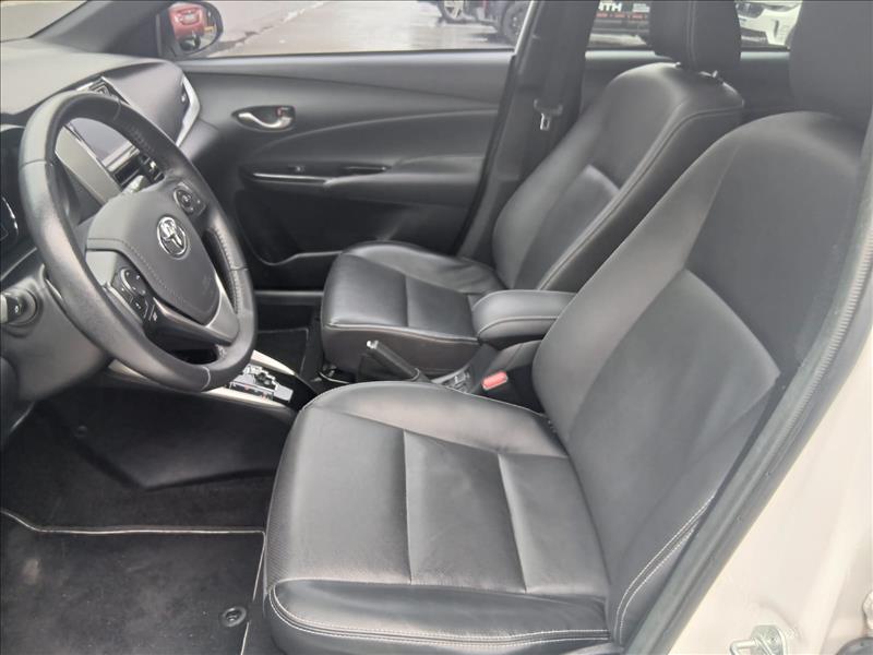  YARIS  1.5 16V XLS Connect 10