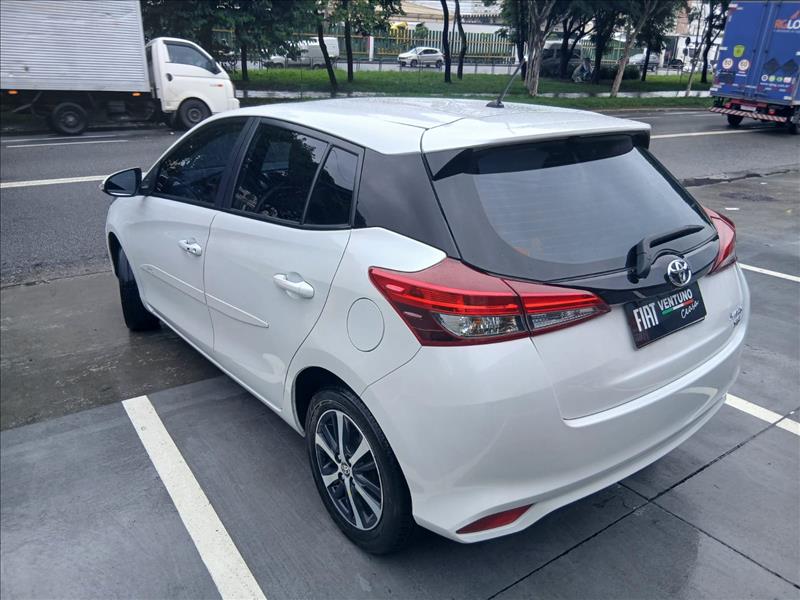  YARIS  1.5 16V XLS Connect 5