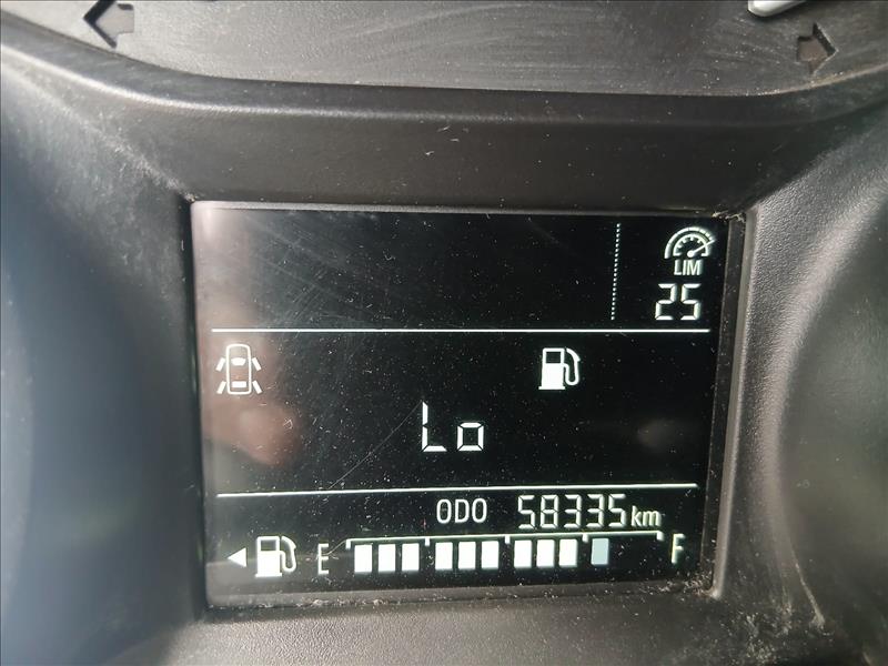  ONIX  1.0 Plus LT 7