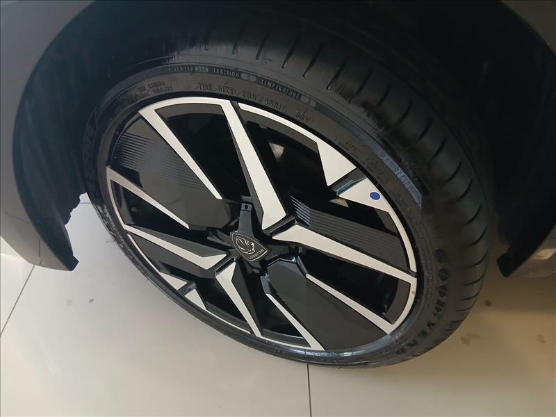  208  1.0 Turbo 200 GT 12