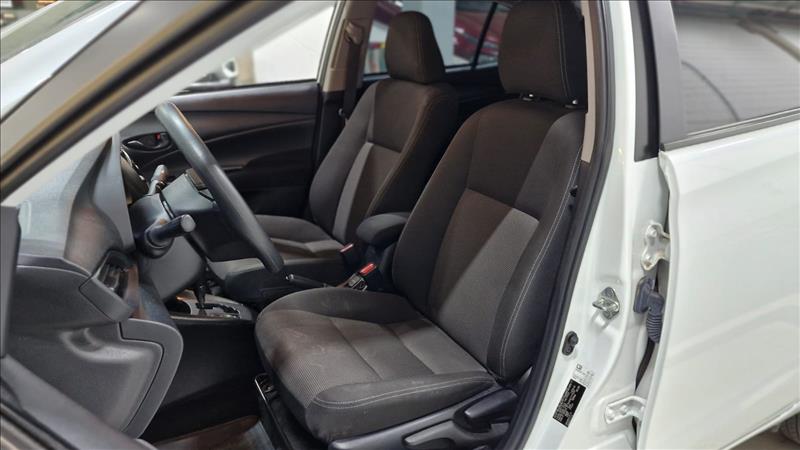  YARIS  1.5 16V Sedan XL 10