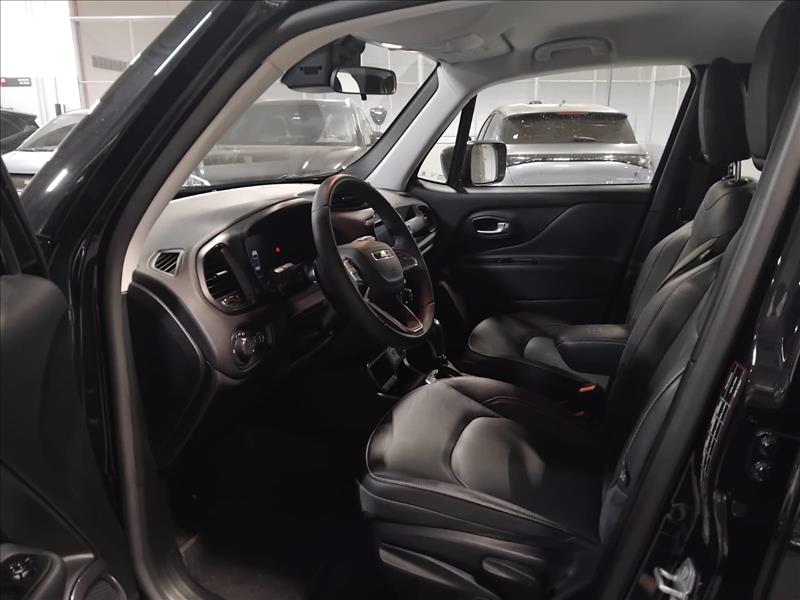  RENEGADE  1.3 T270 Turbo Longitude 6