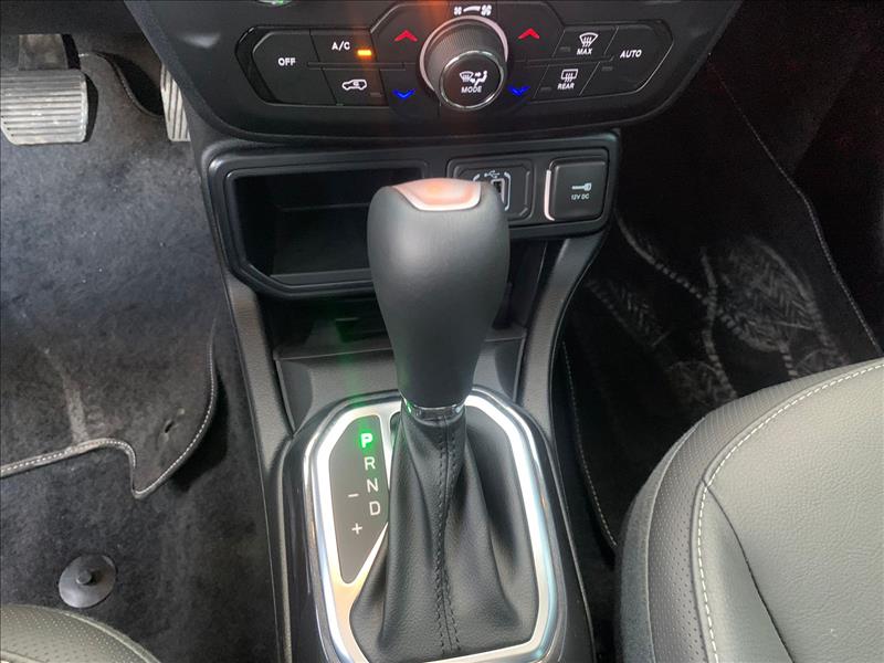  RENEGADE  1.3 T270 Turbo Sahara 13