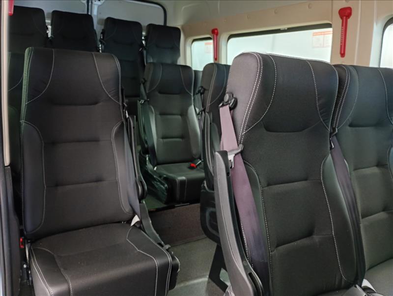  DUCATO  2.2 Bluehdi Minibus Luxo 6