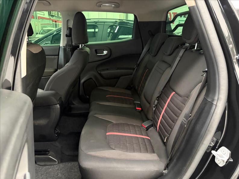  TORO  1.8 16V EVO Freedom AT6 9