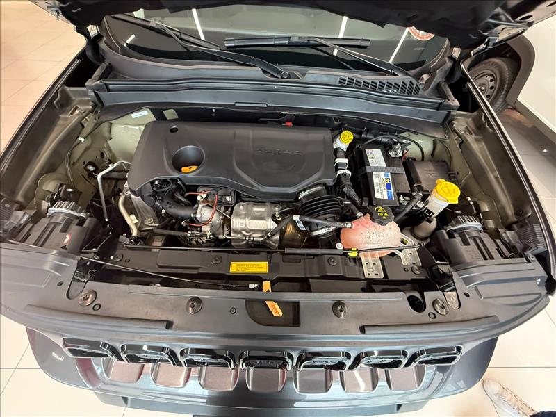  RENEGADE  1.3 T270 Turbo Sport 10