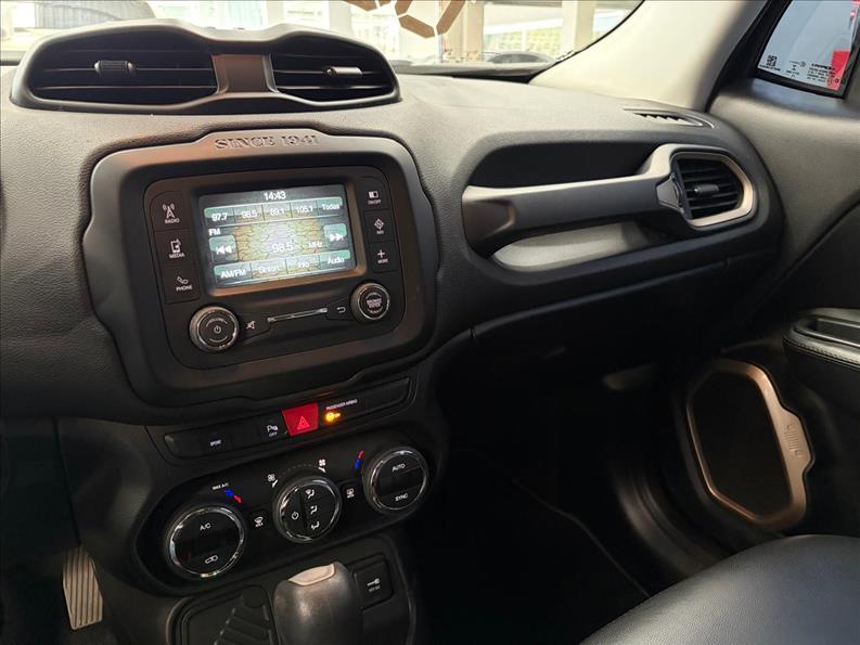 RENEGADE  1.8 16V Longitude 9