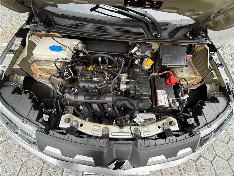  KWID  1.0 12V SCE Outsider 11