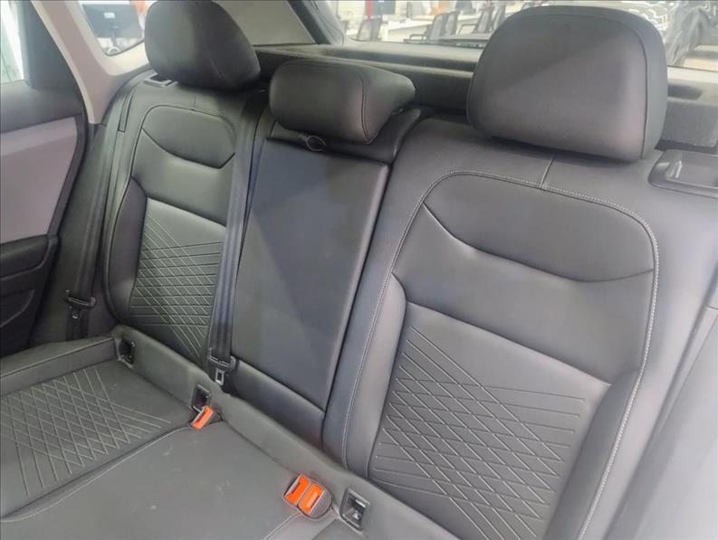  TAOS  1.4 250 TSI Comfortline 17