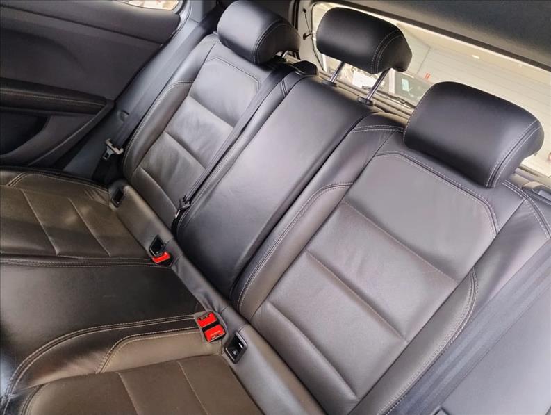  T-CROSS  1.0 200 TSI Sense 17
