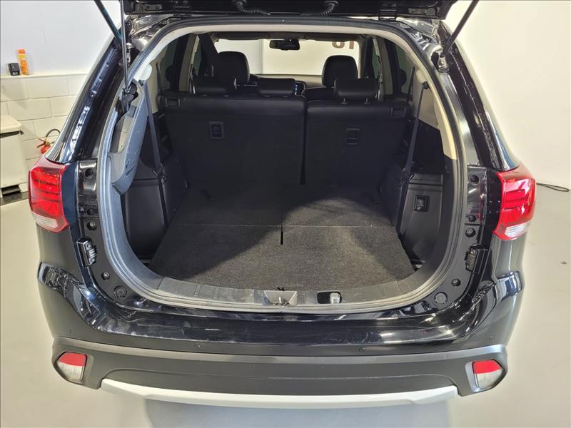 Mitsubishi-OUTLANDER-2.0 Comfort 16V