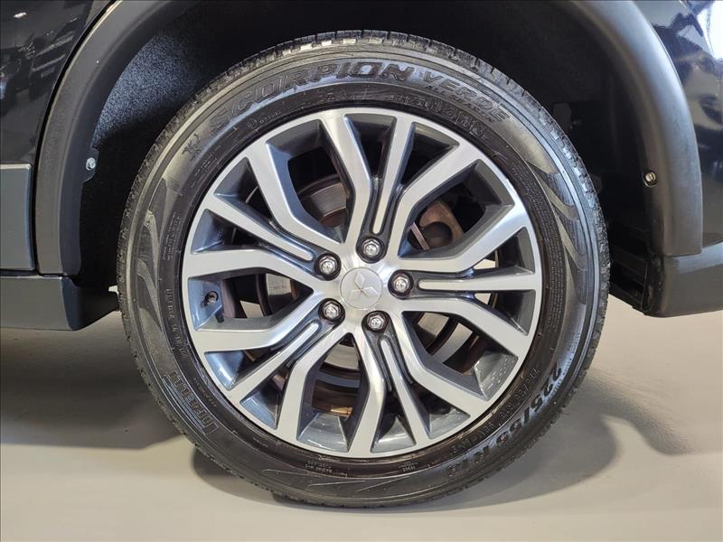 Mitsubishi-OUTLANDER-2.0 Comfort 16V
