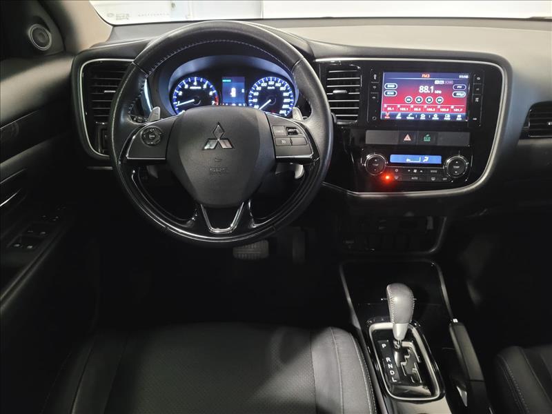 Mitsubishi-OUTLANDER-2.0 Comfort 16V