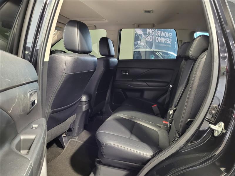 Mitsubishi-OUTLANDER-2.0 Comfort 16V