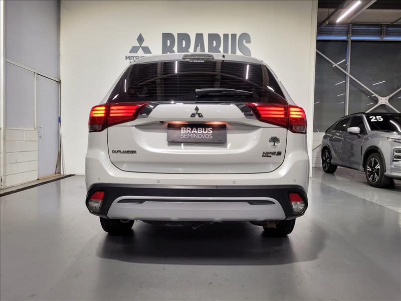 Mitsubishi-OUTLANDER-2.2 Mivec Di-d Hpe-s AWD