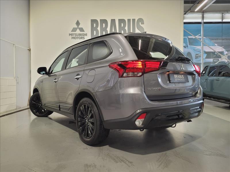 Mitsubishi-OUTLANDER-3.0 Mivec V6 Hpe-s Black Edition AWD