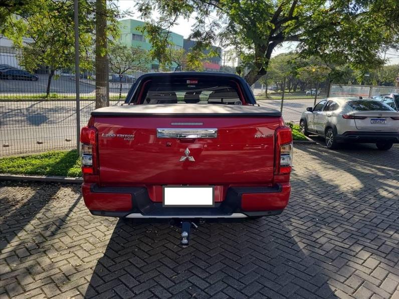 Mitsubishi-L200 TRITON-2.4 16V Turbo Sport Hpe-s CD 4X4