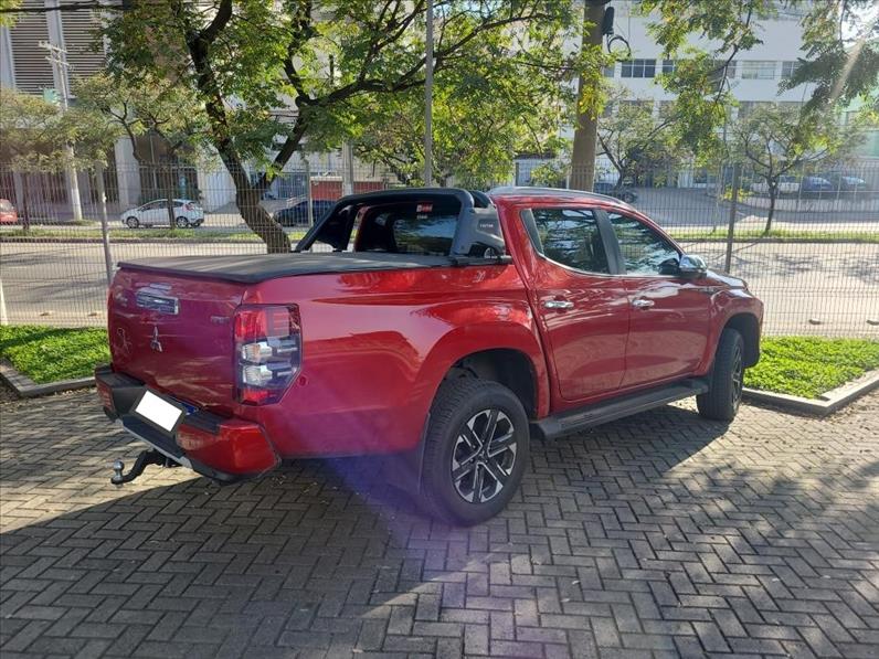 Mitsubishi-L200 TRITON-2.4 16V Turbo Sport Hpe-s CD 4X4