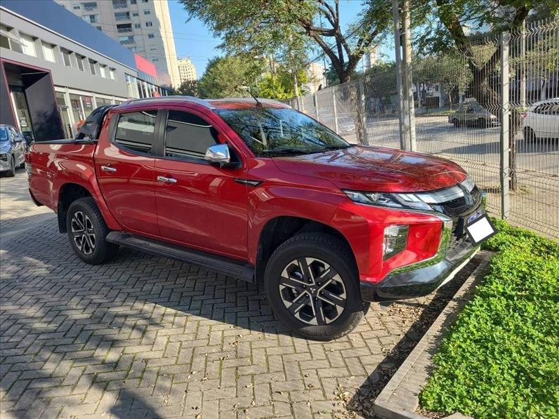 Mitsubishi-L200 TRITON-2.4 16V Turbo Sport Hpe-s CD 4X4